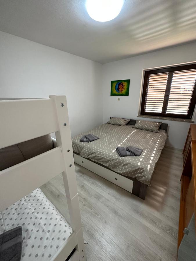 Pinny Apartment